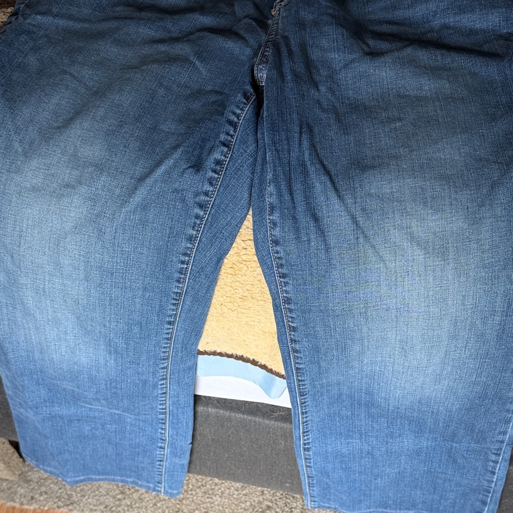 Lane Bryant Womans Relaxed Denim Jeans size 18 - Picture 2 of 5